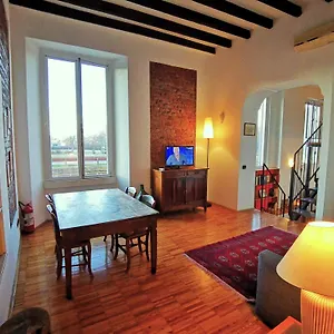 https://in-da-house.italymilanhotels.net